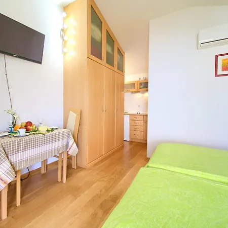 Apartment Vjeko *